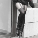 plain stripe suspender black tights