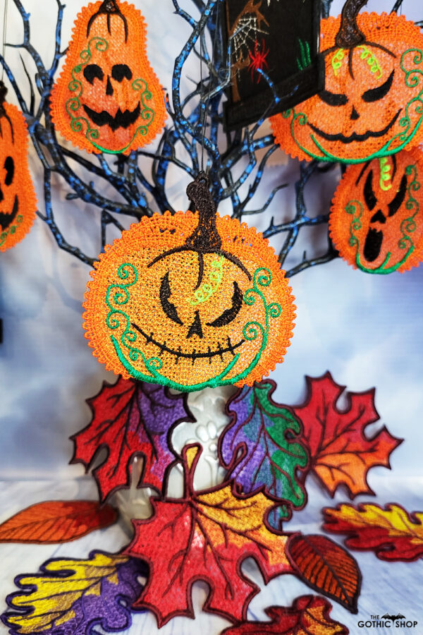 Pumpkin lace Halloween hanging decoration