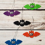 Googly eye lace bats hanging decoration for halloween