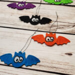 Googly eye lace bats hanging decoration for halloween