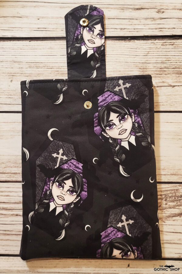 12330-Gothic-book-sleeve-019