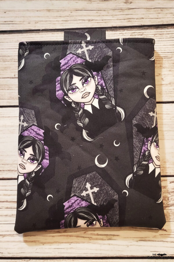 12330-Gothic-book-sleeve-020