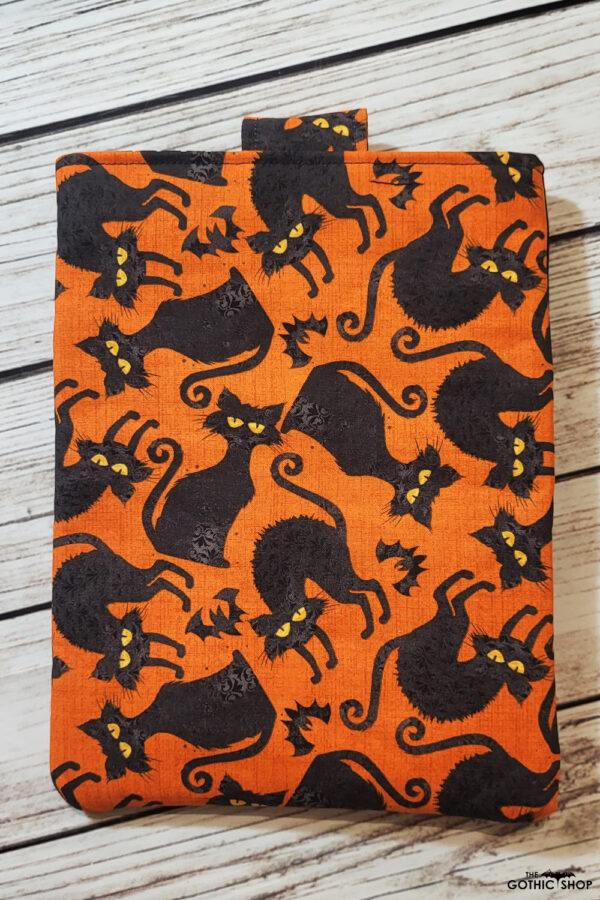 12342-Gothic-book-sleeve-096
