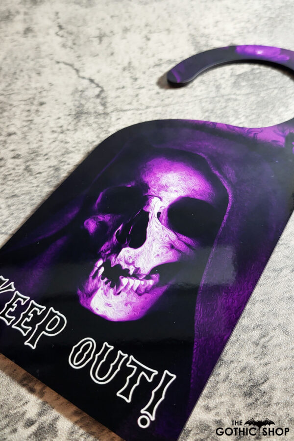 12978-skull-keep-out-door-hanger-02