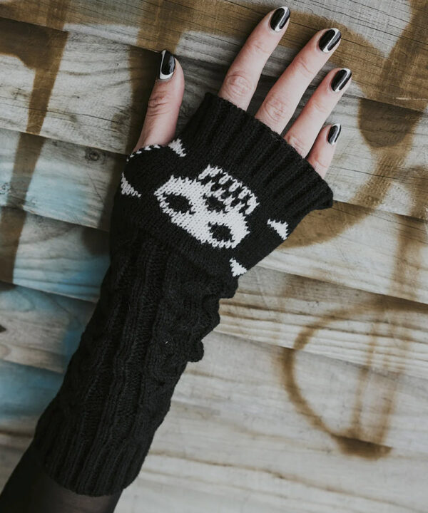 gothic knitted skull and crossbones fingerless gloves