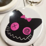 13194-zombie-cat-gothic-mirror-keyring-3