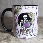 13669-skeleton-reading-gothic-mug-6