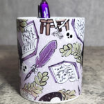 13745-skeleton-reading-pen-pot-4