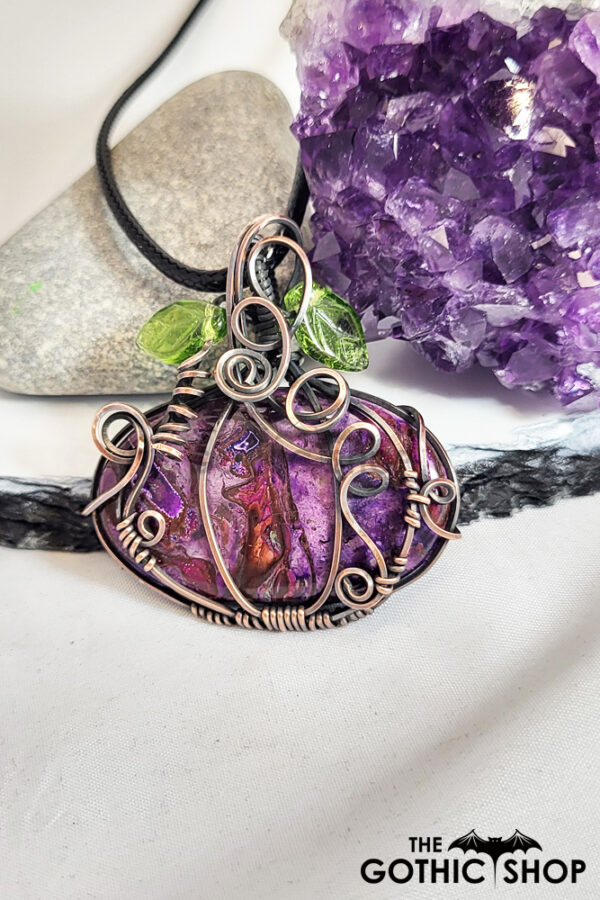 14060-pumpkin-gothic-pendant-necklace-02