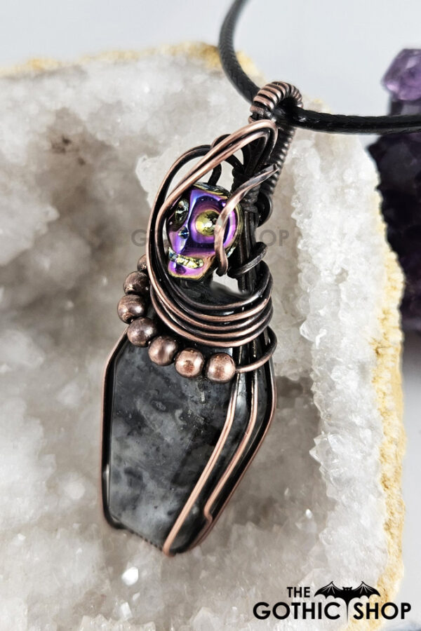 14177-skull-larvikite-coffin-pendant-03