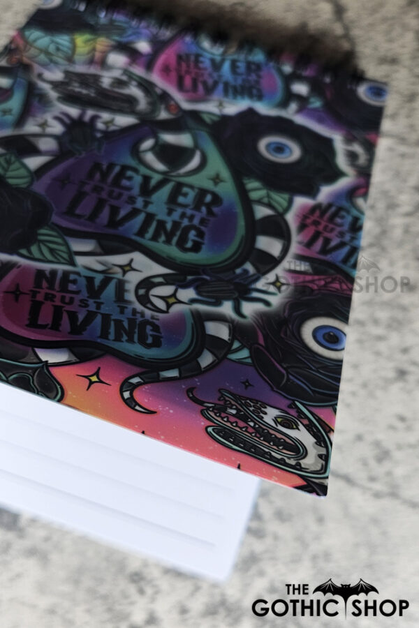 14557-never-trust-notebook-03