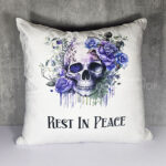 skull purple roses white/purple velvet cushion