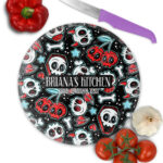 18634 skull cherries round gothic chopping board 1