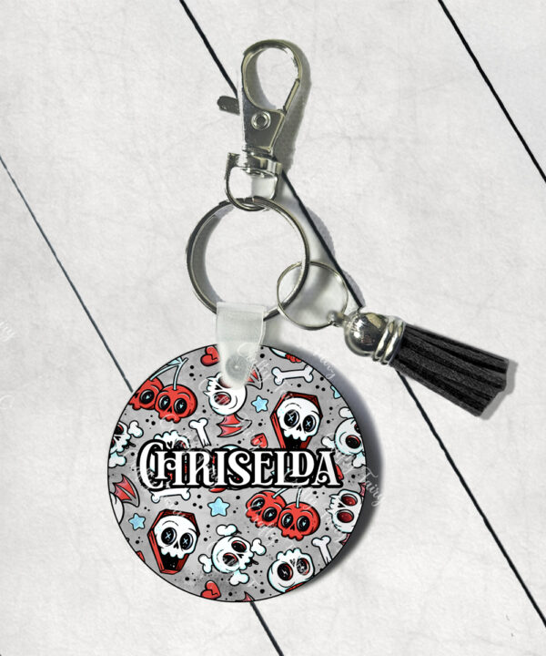 18635 skull cherries gothic keyring 2