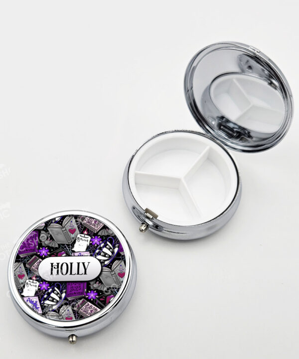 18690 personalised gothic romance reader pill box 1
