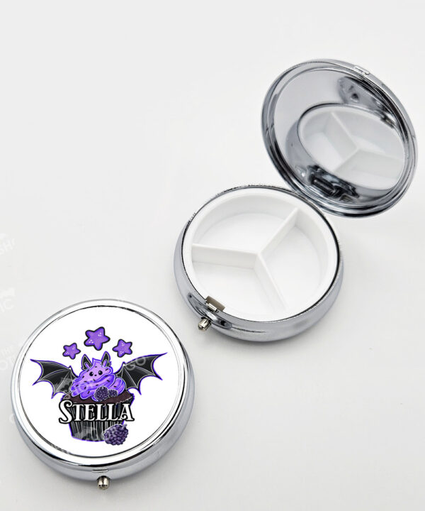 18983 personalised berry bat cupcake pill holder 1