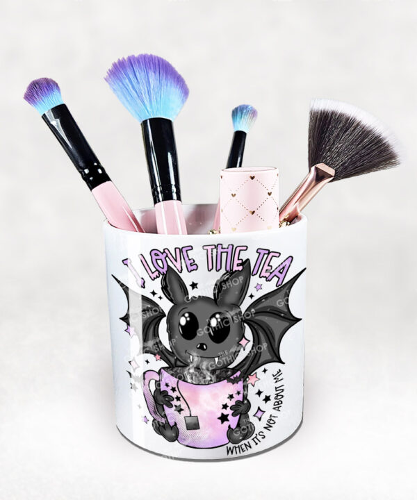 19394 love the tea bat gothic pen pot 1