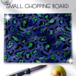 19683 death leopard gothic glass chopping board 1