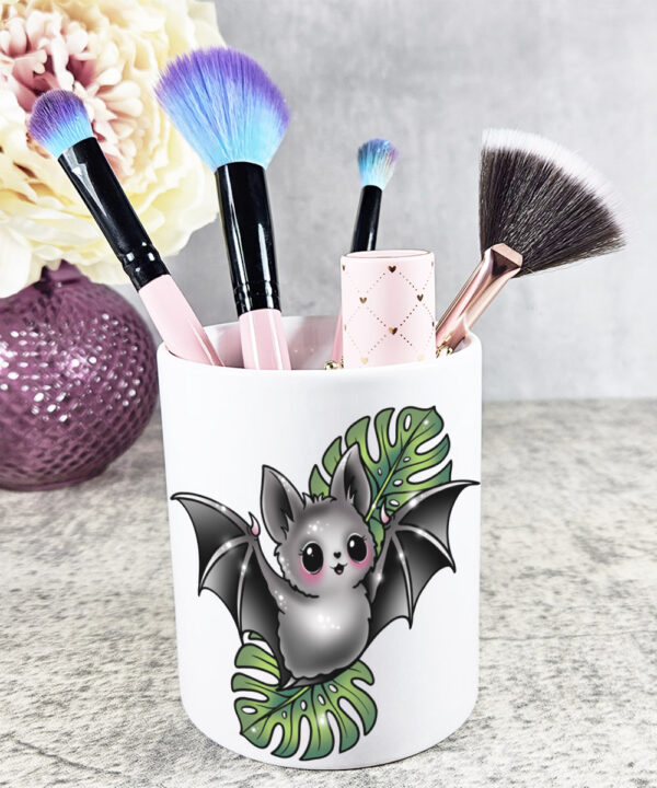 19754 bat monstera gothic pen pot 2