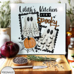 20080 personalised very spooky halloween chopping board 1