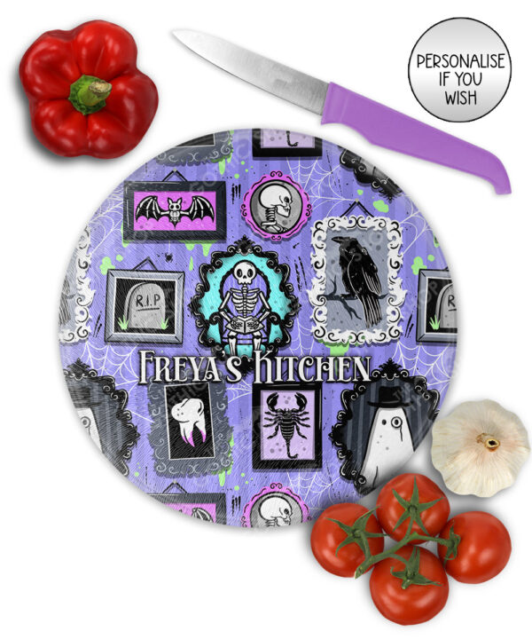 20574 haunted manion gallery chopping board 3